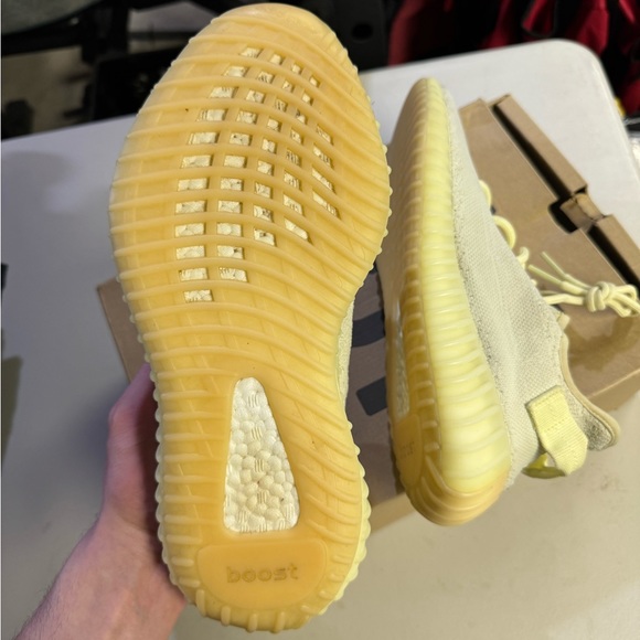 Yeezy 350 Butter - Picture 4 of 6